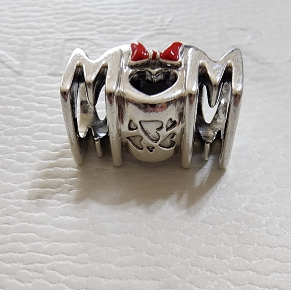 Pandora Disney Minnie Mouse Bow & Mum Charm - Picture 5 of 10